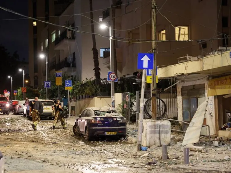 Bilanţul victimelor israeliene a ajuns la 350 de morţi. Atacurile persistă în satele din sudul ţării Foto: Profimedia Images