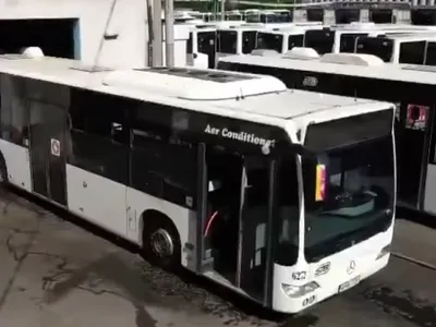 Autobuzele liniei 381 vor avea staţie, începând de joi, şi în rondul de la Piaţa Romană/FOTO: Facebook/STB