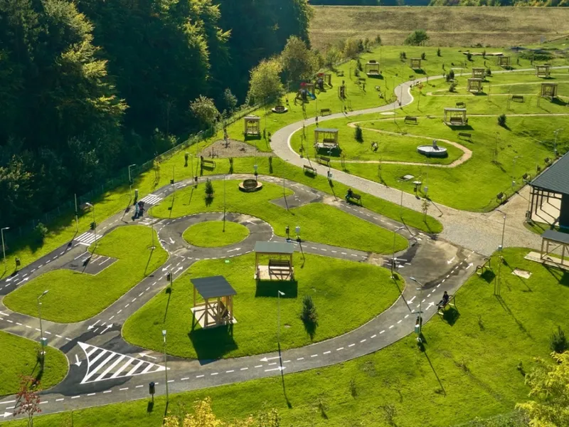 Treabă „de mântuială”. Parc abia deschis după o investiție de 1.000.000€, închis pentru reparații - Foto: Facebook/Primăria Municipiului Braşov