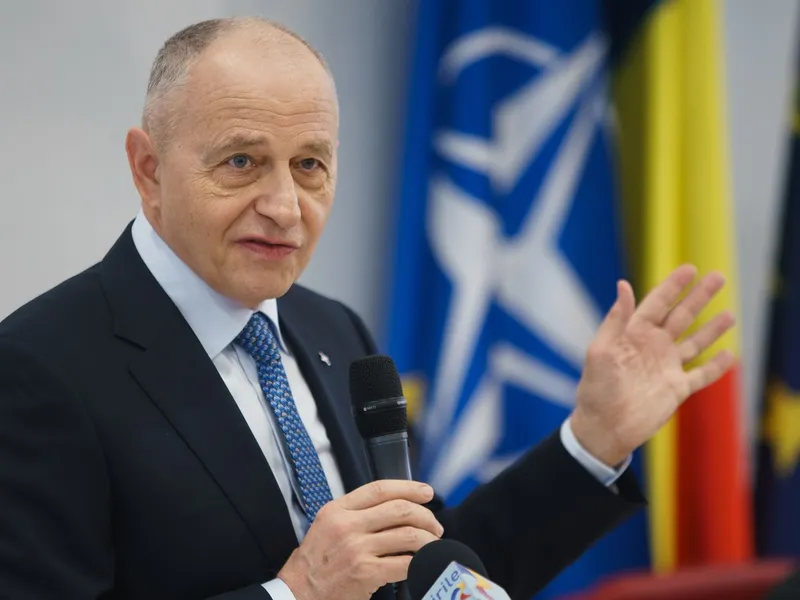 Mircea Geoană, secretarul general adjunct al NATO, a declarat că Ucraina trebuie ajutată, fără a duce la escaladarea situaţiei - Foto: Profimedia Images