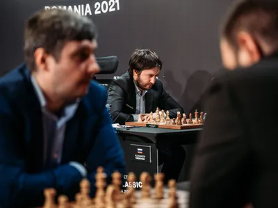 Marele Maestru Internațional Bologan, prima mutare în Runda a VI-a a Superbet Chess Classic Romania 2021/FOTO: Superbet Chess Classic Romania 2021