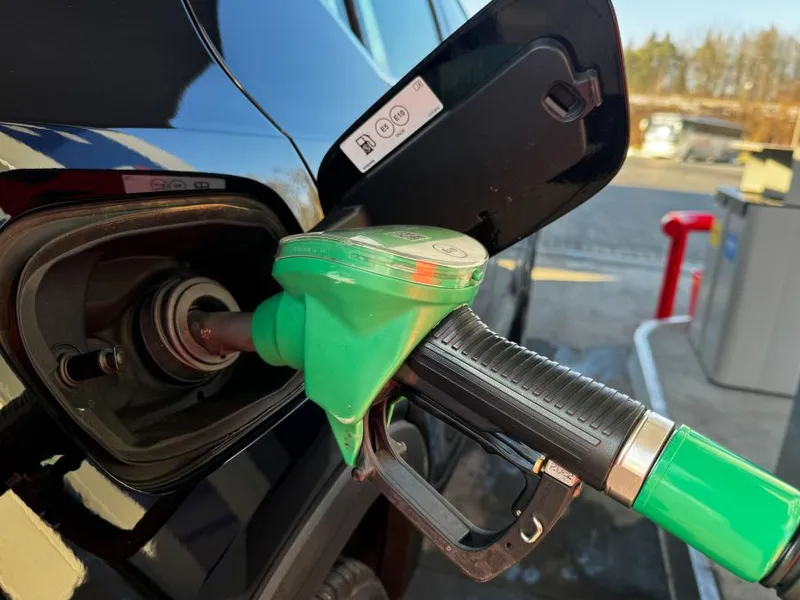 Ce companie din România exportă cea mai mare cantitate de carburanţi, în Ucraina? - Foto: Profimedia Images