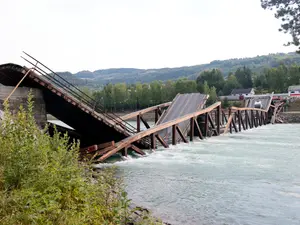 Podul Tretten s-a prăbuşit. / Foto: Profimedia