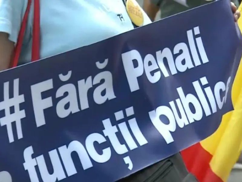 Inițiativa „Fără penali în funcții publice” a scos oamenii în stradă/Foto: Digi 24