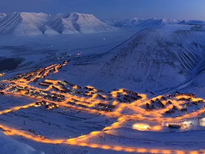 Orașul Longyearbyen - Foto: BestPlaces