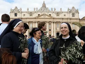 Participanți la slujba de Florii de la Vatican. Foto Getty Images