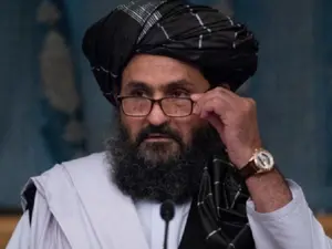 Mollahul Abdul Ghani Baradar, co-fondator şi numărul doi al talibanilor, s-a întors în Afganistan. / Foto: news.ro