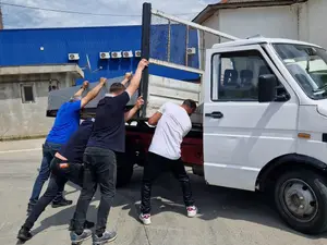 În România, „moartea” merge pe stradă. O utilitară s-a rupt chiar pe rampa de la RAR - Foto: Facebook/Registrul Auto Român Oficial