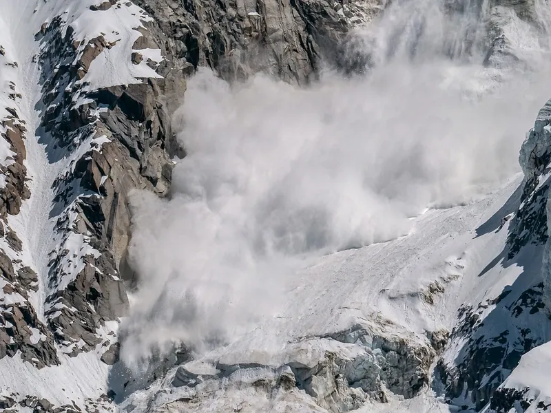 Toate traseele montane din Argeș au fost închise. Riscul de avalanșă este de grad patru din cinci/FOTO: Unsplash