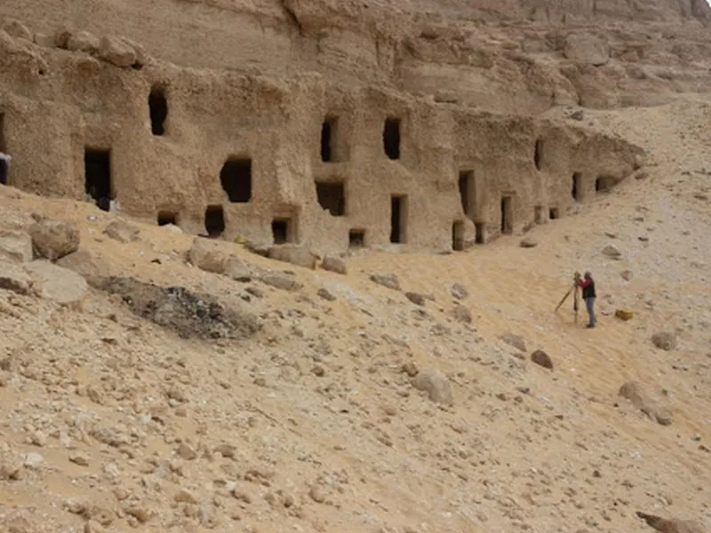 Arheologii au descoperit circa 250 de morminte, cu o vechime de peste 4.000 de ani, în Egipt. / Foto: xinhuanet.com