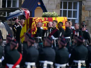 Trupul Reginei Elisabeta a II-a, pentru ultima dată la Palatul Buckingham - FOTO: Profimedia