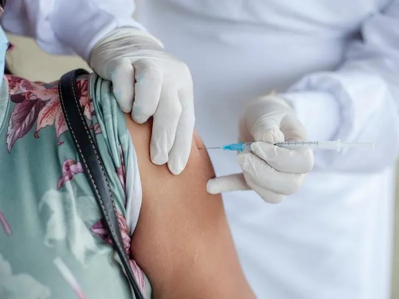 Primul vaccin împotriva bolii meningococice, autorizat în SUA. Doar o grupă de vârstă îl poate face - Foto: pexels.com/FRANK MERIÑO - Imagine cu rol ilustrativ