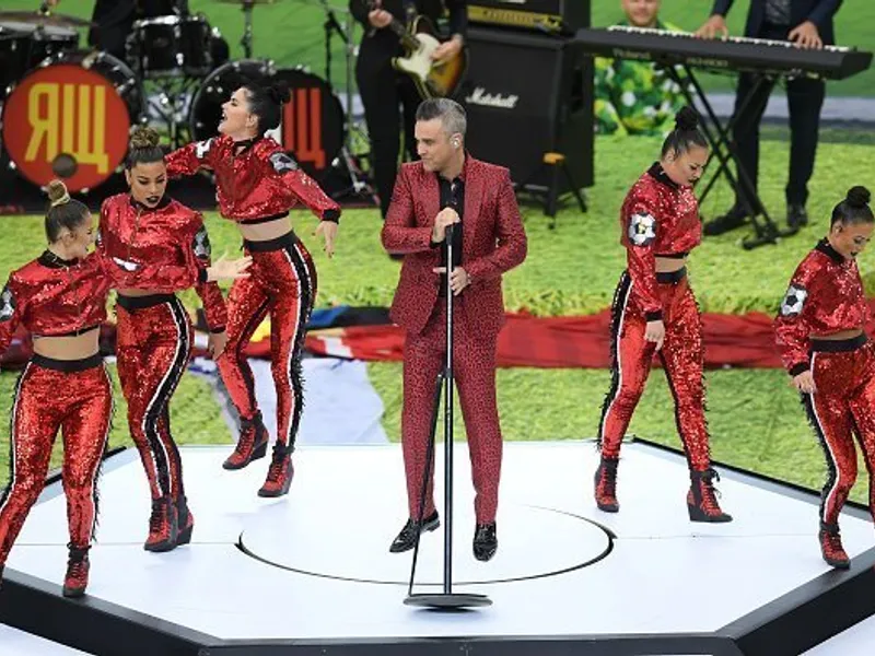 Robbie Williams a cântat în deschiderea campionatului mondial de fotbal, la Moscova