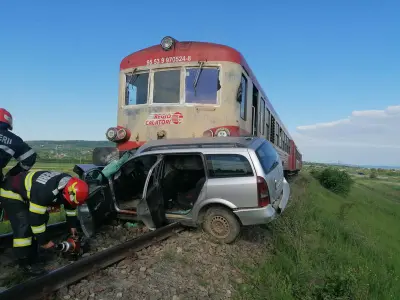 Un autoturism a fost spulberat de tren, iar șoferul și-a ierdut viața Foto: ziaruldeiasi.ro