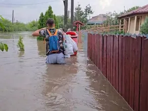 Urgie meteo, în România! Viiturile au ucis 2 oameni. 19 localităţi din 8 judeţe, afectate - Foto: Facebook/Meteoplus