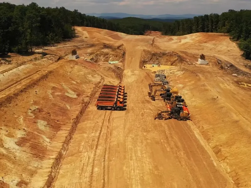 UMB a tras utilajele pe dreapta pe 140 de km de autostradă, cum a anunțat. / Foto: Asociația Pro Infrastructură, Facebook