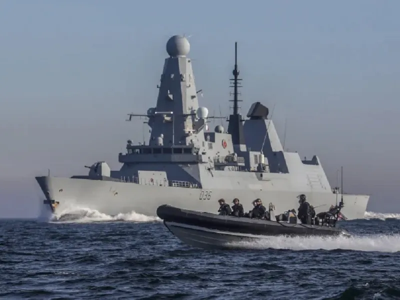 Distrugătorul HMS Defender Foto: Royal Navy