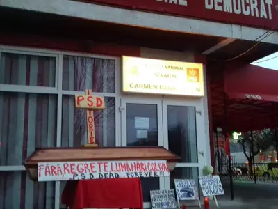 Priveghiul din fața PSD Roșiori nu a fost „gustrat” de primarul PSD. Sursa:Facebook Carmen Dumitrescu