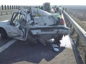 Un bărbat a fost ucis de un TIR în timp ce-și repara mașina pe banda de urgență a autostrăzii Foto: DRDP Timișoara