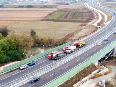 VIDEO Un pod peste Mureș de pe A 10, testat abia la 2 ani de la inaugurare. Câte camioane susține - Foto: Ziarul Unirea