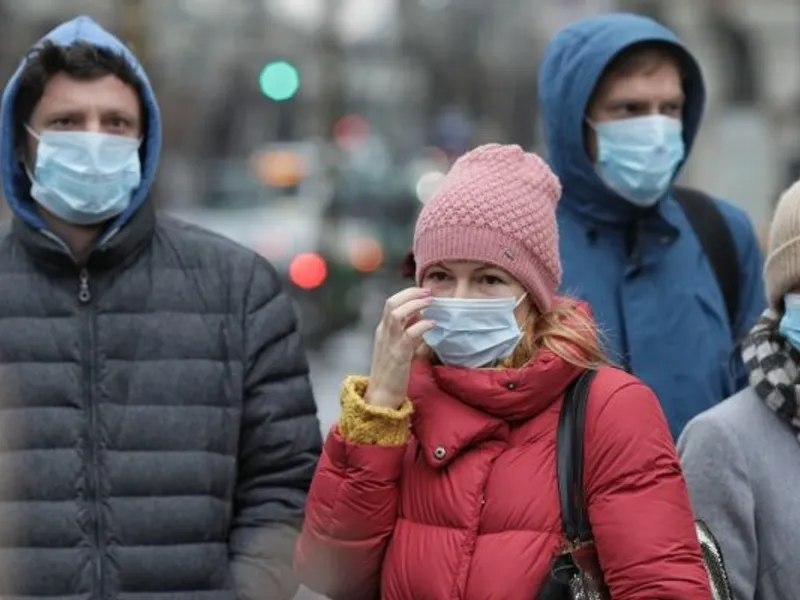 Măștile, obligatorii mai peste tot/FOTO: Inquam Photos/Octav Ganea