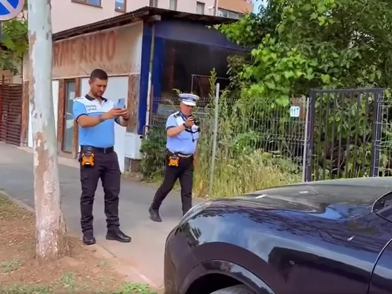 Poliția Locală Sector 1 este în proces de digitalizare, iar câteva echipaje deja au primit dispozitivele pentru sancționarea șoferilor care parchează neregulementar - Foto: captură video