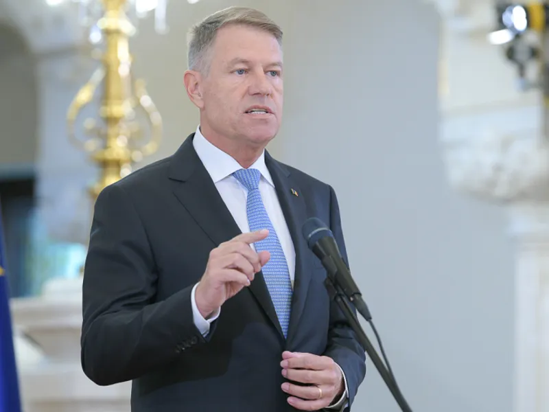 Vacanță sau trecere totală a școlilor în online: cele două variante din care va alege, azi, Iohannis / presidency