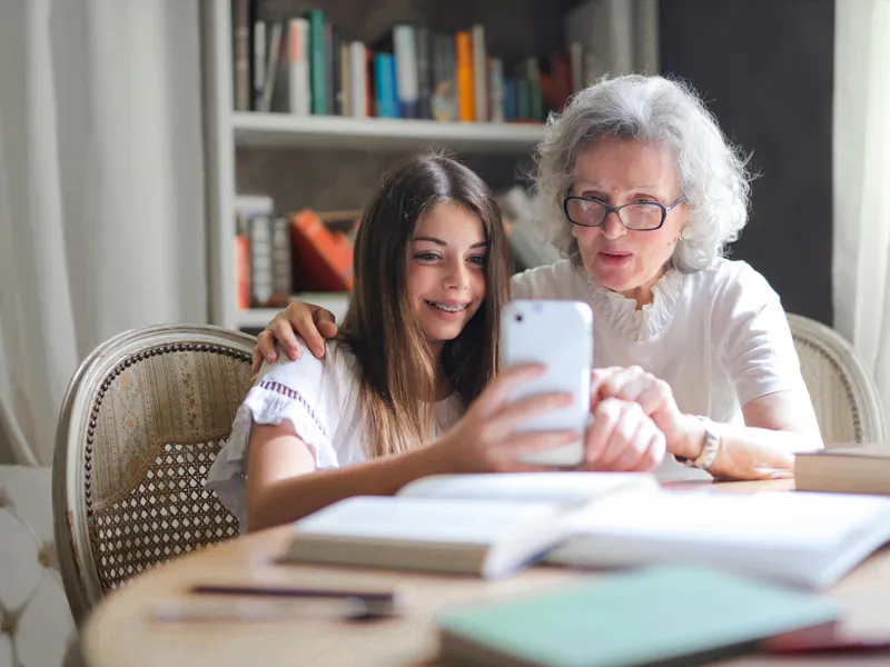 Cum pot ieși femeile mai repede la pensie? A fost redusă vârsta de pensionare în anumite condiții foto: pexels(fotografie cu caracter ilustrativ)