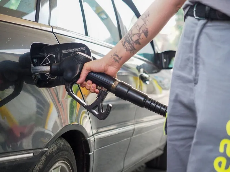 Guvernul se opune introducerii taxei de 0,5% pe cifra de afaceri în Petrol şi Gaze - Foto: Profimedia Images