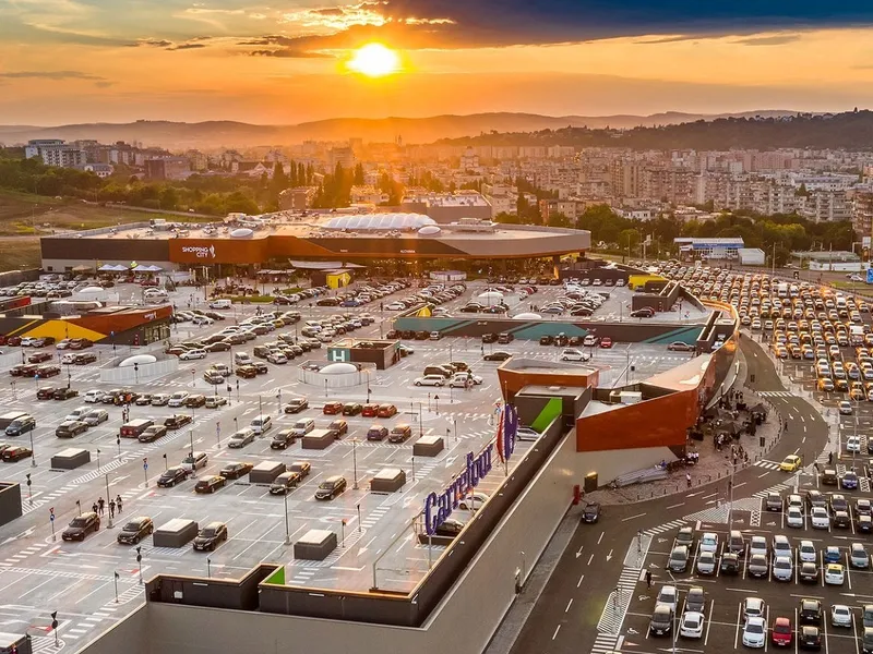 Cel mai mare mall din oraș a fost închis - Foto: Facebook/Shopping City Targu Mures - cu rol ilustrativ