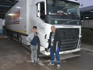 Ce au găsit polițiștii români în cabina de camion al unui șofer turc. Au rămas uimiți. Ce ascundea? - Foto: Politia de frontiera