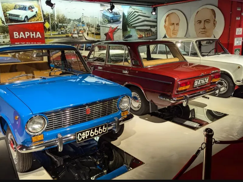 Incursiune în lumea mașinilor din epoca URSS: Lada, Dacia, GAZ, Wartburg, Skoda, Volga - Foto: autoweek.com/Murilee Martin