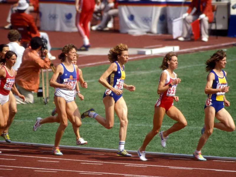 Finala la 1500m Jocurile Olimpice Seul 1988: Paula Ivan (România), Mary Decker Slaney (SUA), Doina Melinte (România), Andrea Lange Hahmann (RDG) Foto: profimediaimages.ro