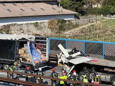 Un șofer român a murit într-un accident în care au fost distruse trei camioane în Italia Foto: Il Dolomiti