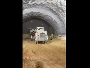 Se vede „luminița” de la capătul primului tunel de autostradă din România. Gata în 2027? - Foto: captură video