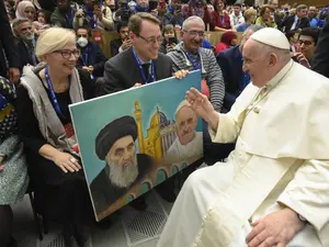 Papa Francisc, în timpul unei audiențe acordate refugiaților veniți în Europa  prin intermediul culoarelor umanitare - Foto: Profimedia Images