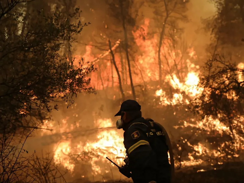 Incendiile și canicula fac ravagii în Grecia. Pompierii abia mai fac față focului puternic  - Foto: Digi24 / imagine cu caracter ilustrativ