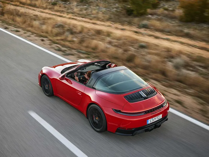 Legendarul Porsche 911 nu a scăpat de electrificare. T-Hybrid de 541 de cai, de la 178.000 € - Foto: Porsche