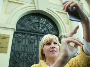 Elena Udrea a spus că a finanțat personal campania, alocând sume totalizând peste 300 de mii de euro/FOTO: Inquam Photos/Octav Ganea