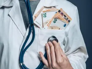 O doctoriță de la Casa de Pensii, prinsă cu 2.400.000 lei nejustificați, rămâne cu banii. A scăpat - Foto: freepik.com - Imagine cu rol ilustrativ