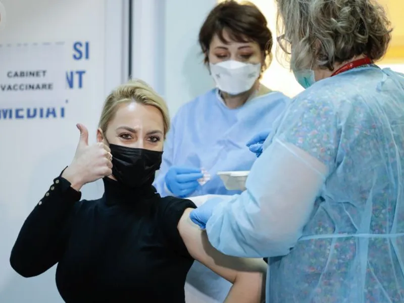 De ce apar dureri de cap și musculare după vaccinarea anti COVID-19. Foto Inquam Photos/George Călin