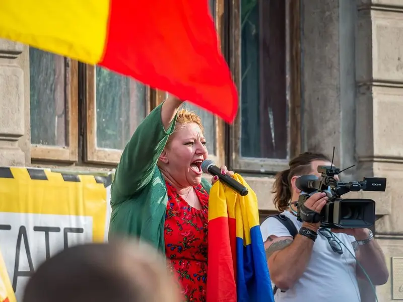 Diana Şoşoacă şi Luis Lazarus vor fi europarlamentari. Cum a fost posibil să se ajungă aici - Foto: Profimedia Images