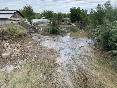 Prăpădul se mută spre Iași și Vaslui. Sunt așteptate cantități mari de ploi în următoarele ore Foto: Facebook/ Robert Fechet