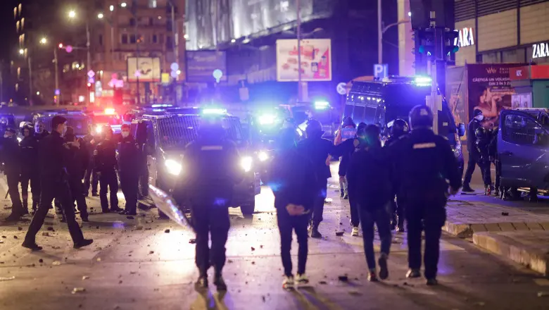 Percheziții, audieri la peste 20 de persoane care au participat la protestele violente din București/FOTO: Inquam Photos/George Călin