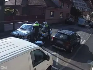 Șofer băut şi cu permisul anulat, prins de polițiști în Cluj după o urmărire cu motocicletele. / Foto: IPJ Cluj