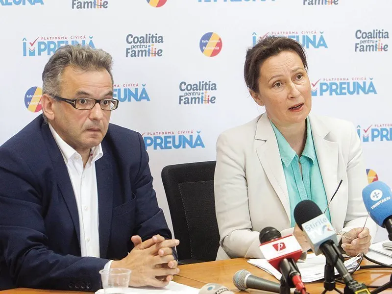 Ana Corina Săcrieru și Mihai Gheorghiu, cele două „fețe” ale Coaliției pentru Familie. Sursa imagine: Inquam Photos - Adriana Neagoe