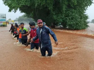 Inundații catastrofale și în India: 124 de morți, zeci de dispăruți, apele nu se retrag/FOTO: CNN