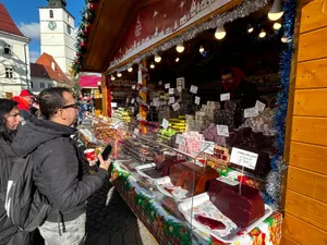 Cât costă „magia” la Târgul de Crăciun Sibiu? 2 sarmale: 35lei, vin: 17lei, ciocolată Dubai: 25lei - Foto: NW