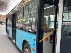 VIDEO Șofer de autobuz din Capitală a luat la bătaie un biciclist. Cu antecedente, a fost dat afară / FB