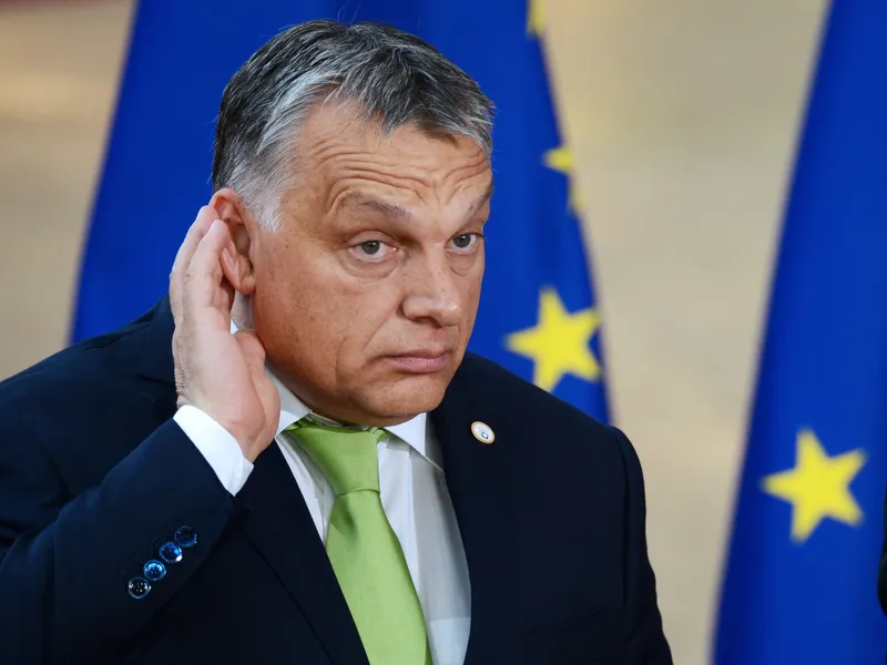 Premierul ungar Viktor Orban a avertizat că partidul său, FIDESZ, va părăsi grupul Partidului Popular European (PPE) din Parlamentul European. / Foto: zf.ro